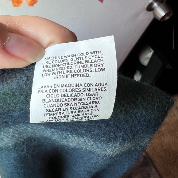 Plaid WOOLRICH Shawl Blanket Wrap Poncho ~ One Size Fits All. - Picture 3 of 15